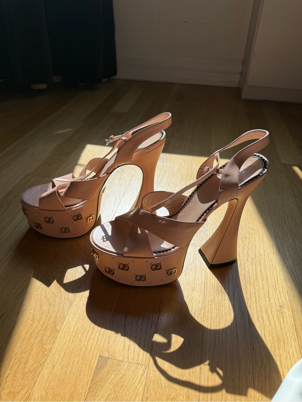 Gucci Pink Leather Platform Slingback Sandals with Gold-Tone Hardware